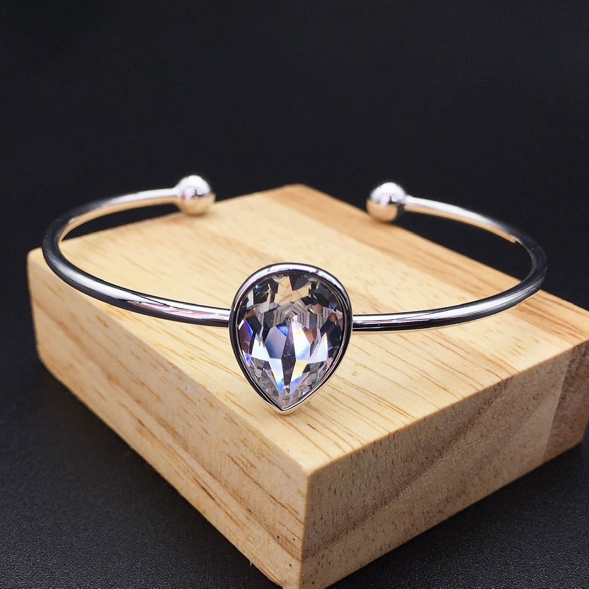 High end waterdrop shaped Austrian crystal open bracelet