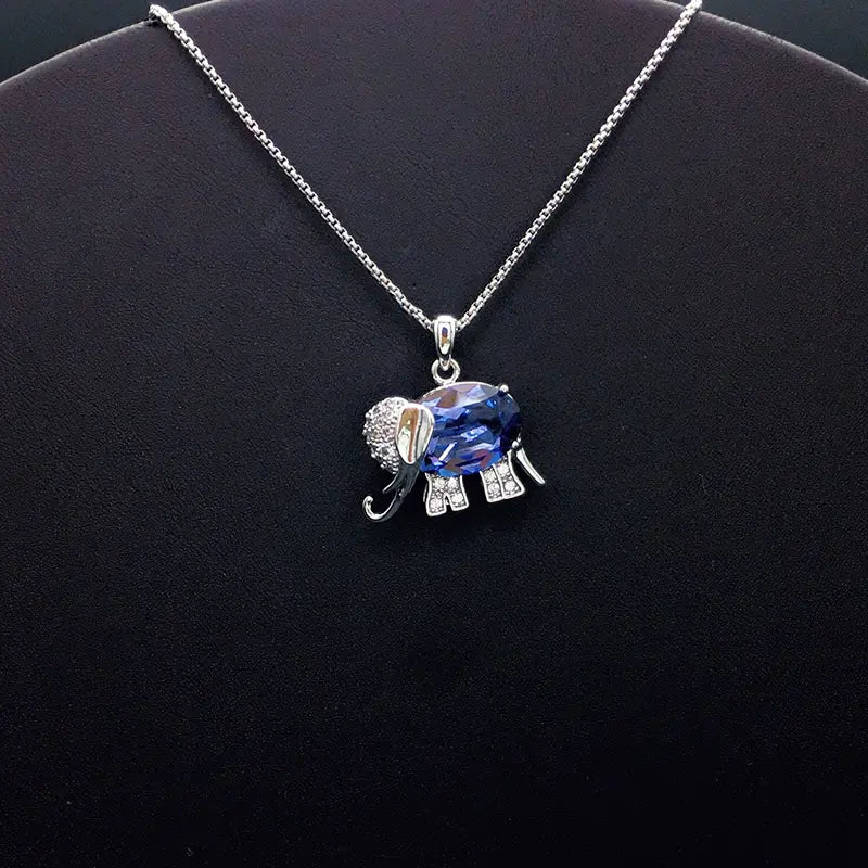 Collier Élégant Éléphant en Argent avec Cristal Bleu pour Événements Formels