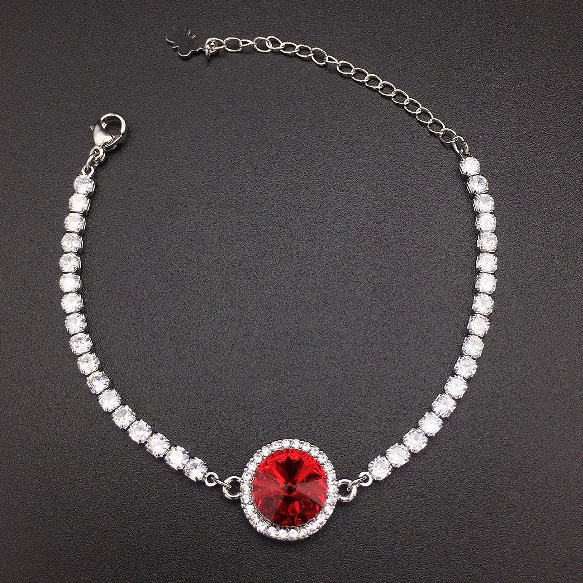 Bracelet haut de gamme rond incrusté de cristaux et de diamants