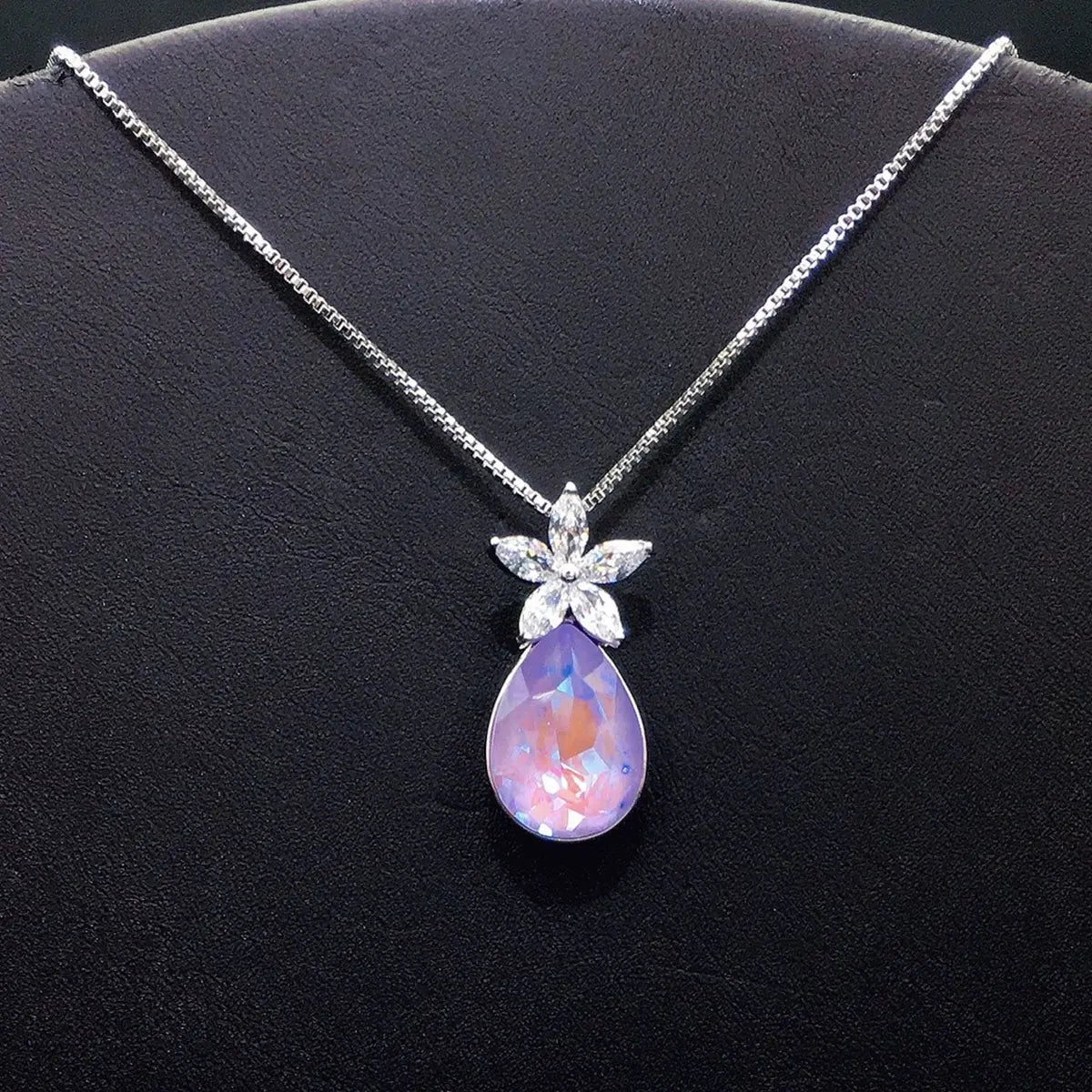 Pendentif Goutte d'Eau Fleur en Cristal Autrichien
