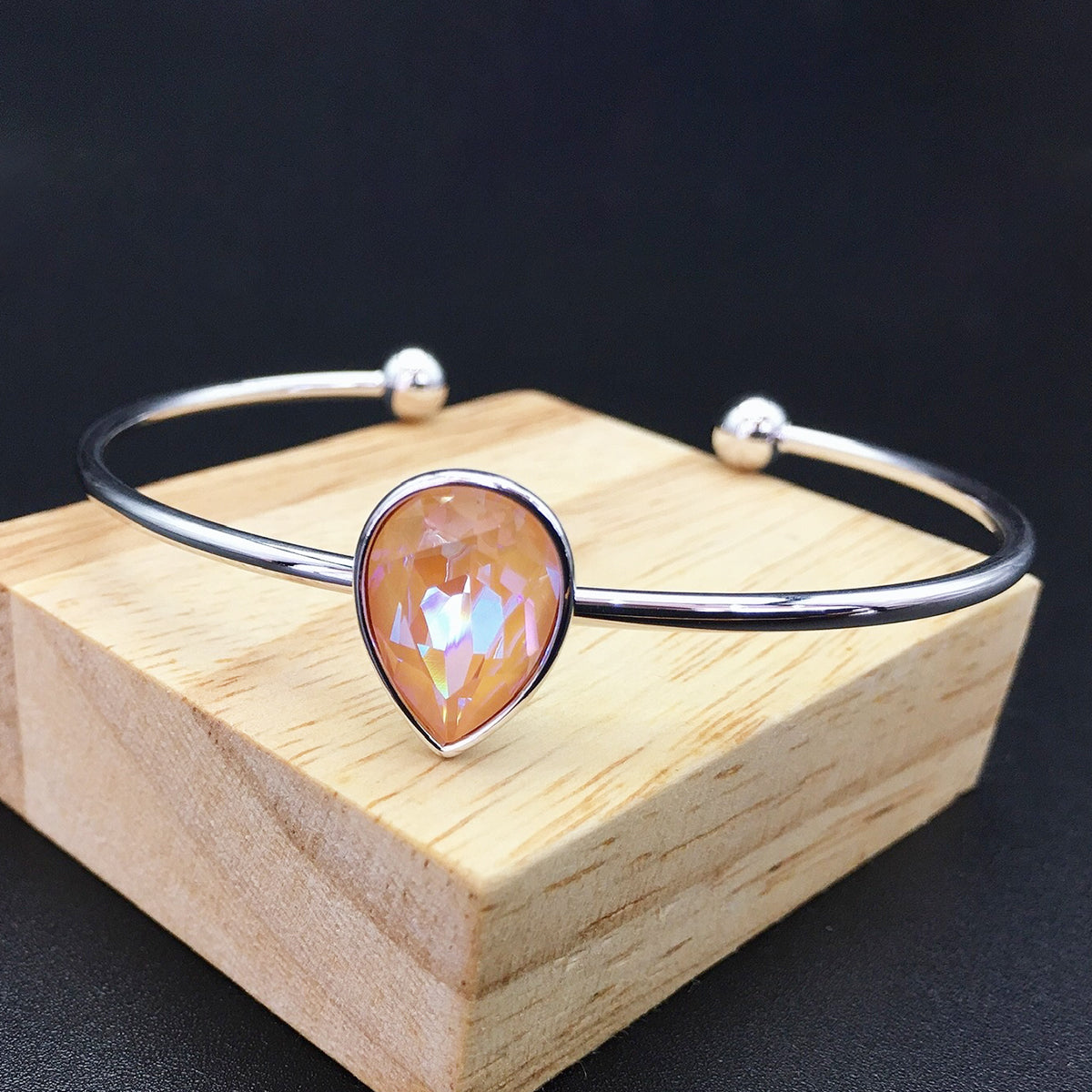 High end waterdrop shaped Austrian crystal open bracelet