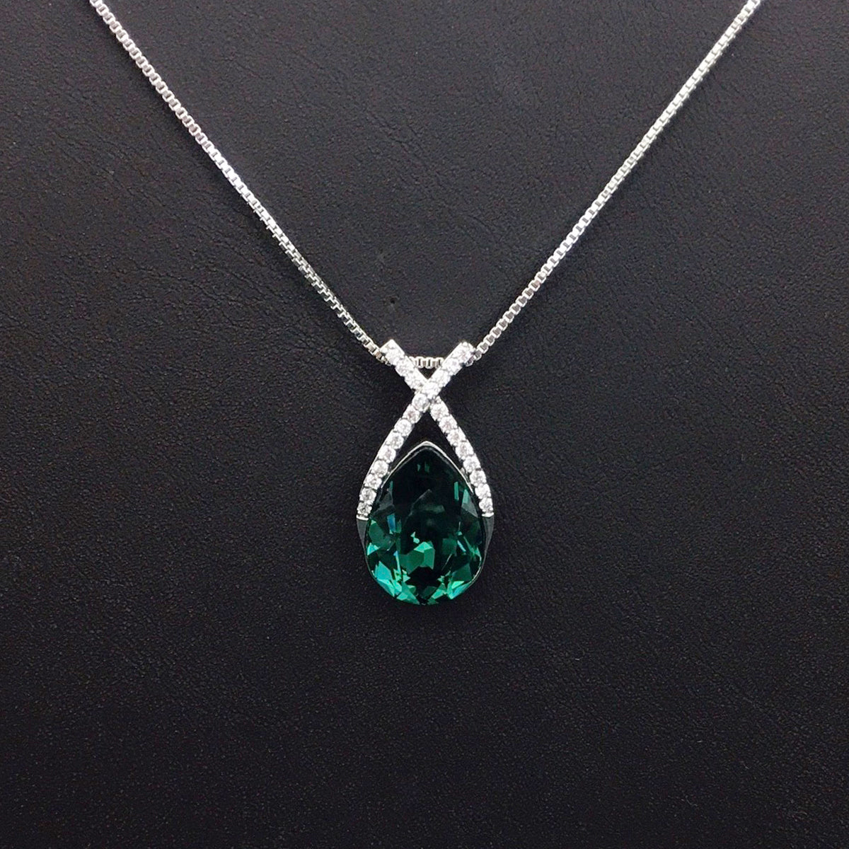 Classic droplet shaped crystal personalized necklace