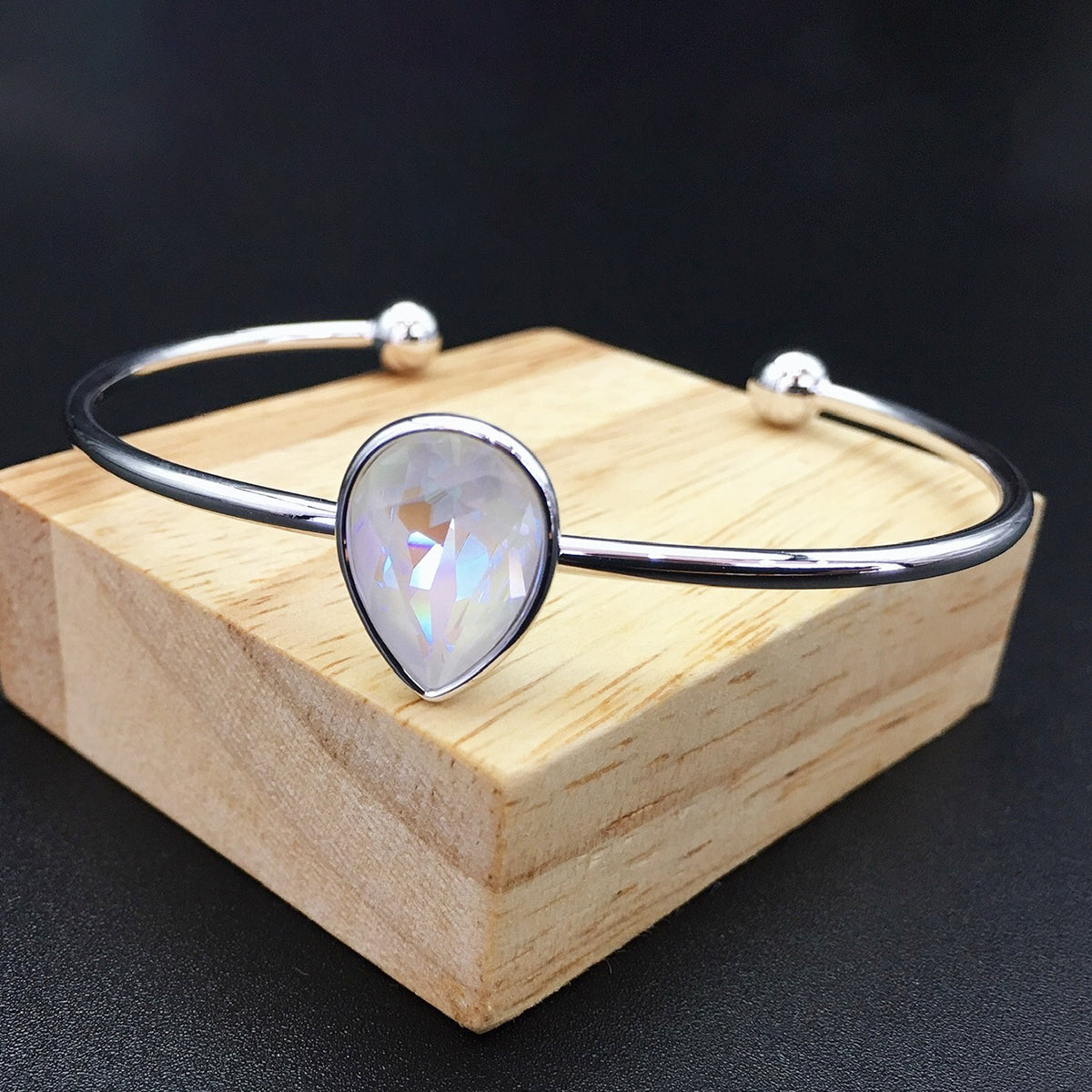 High end waterdrop shaped Austrian crystal open bracelet