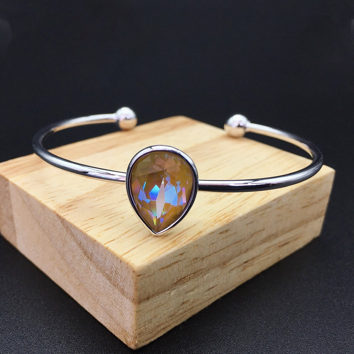 High end waterdrop shaped Austrian crystal open bracelet