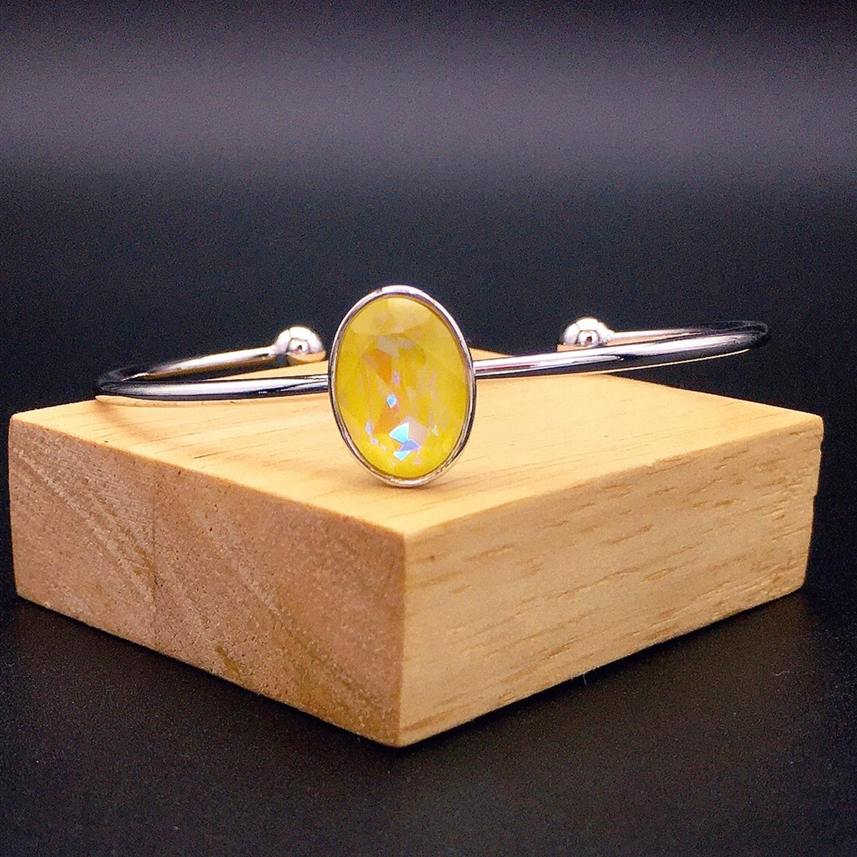 Pigeon Egg Austria Amethyst Open Bracelet