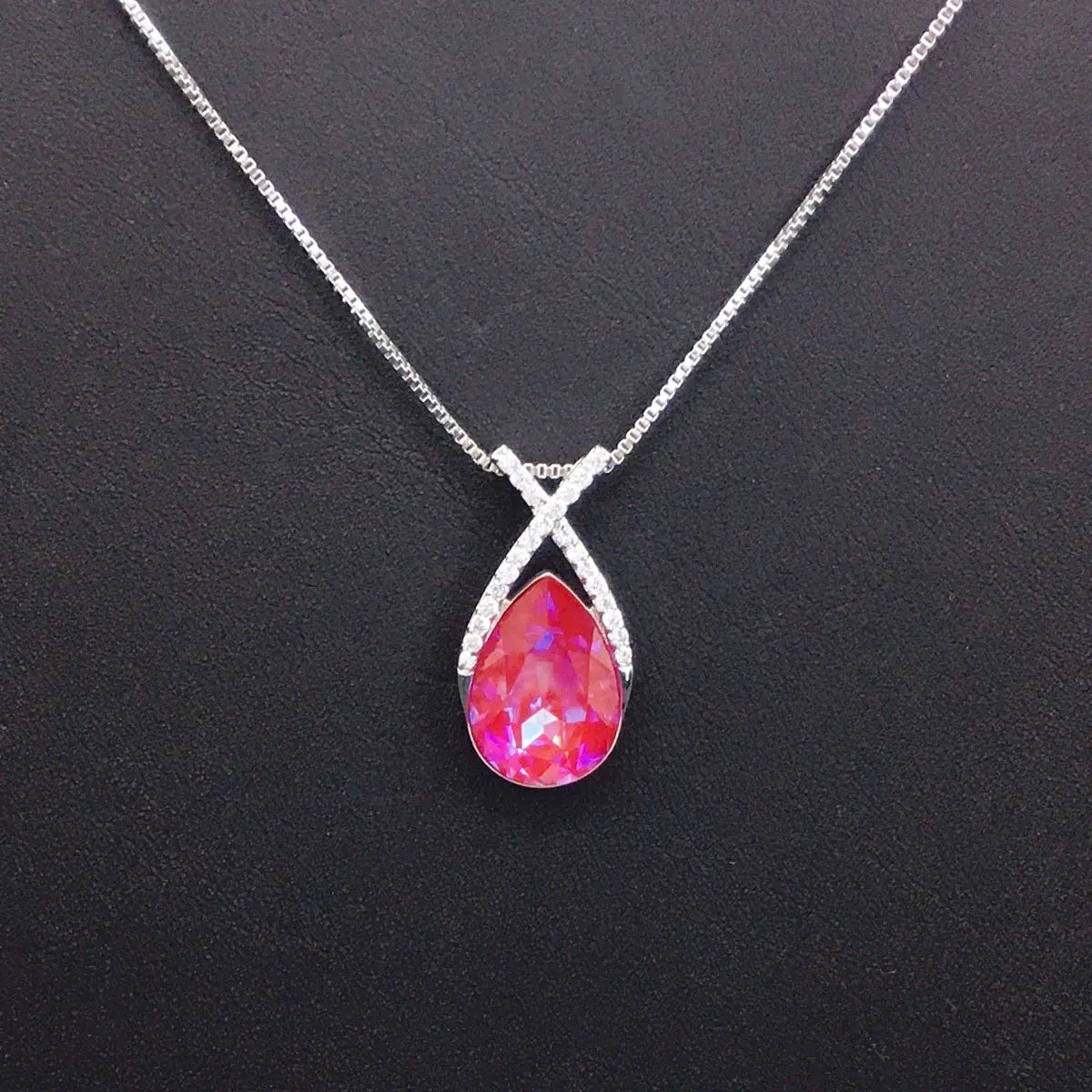 Collier personnalisé classique avec pendentif goutte de cristal et pierre précieuse
