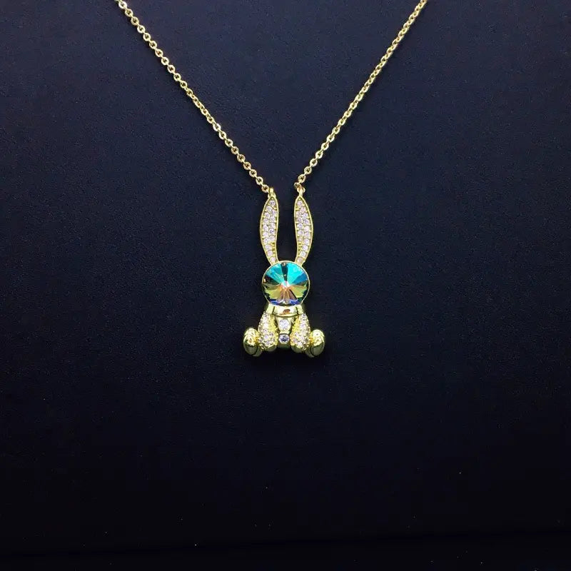 Collier mignon lapin en cristal bleu avec strass étincelants pour un chic au quotidien