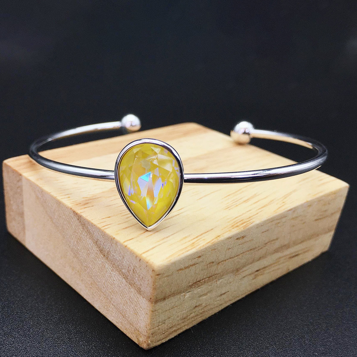 High end waterdrop shaped Austrian crystal open bracelet