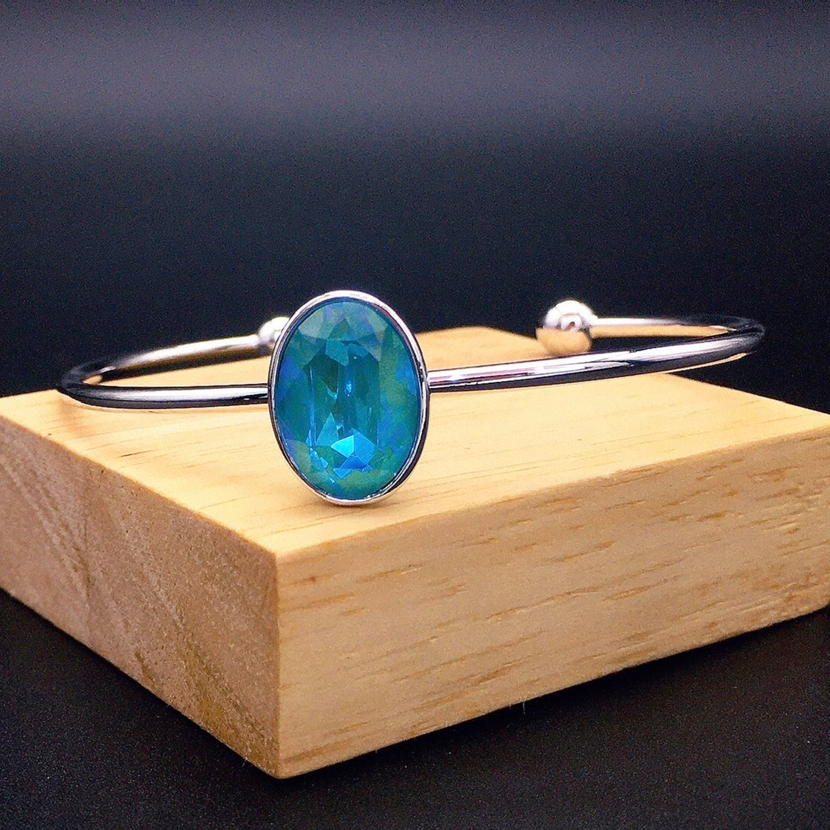 Pigeon Egg Austria Amethyst Open Bracelet