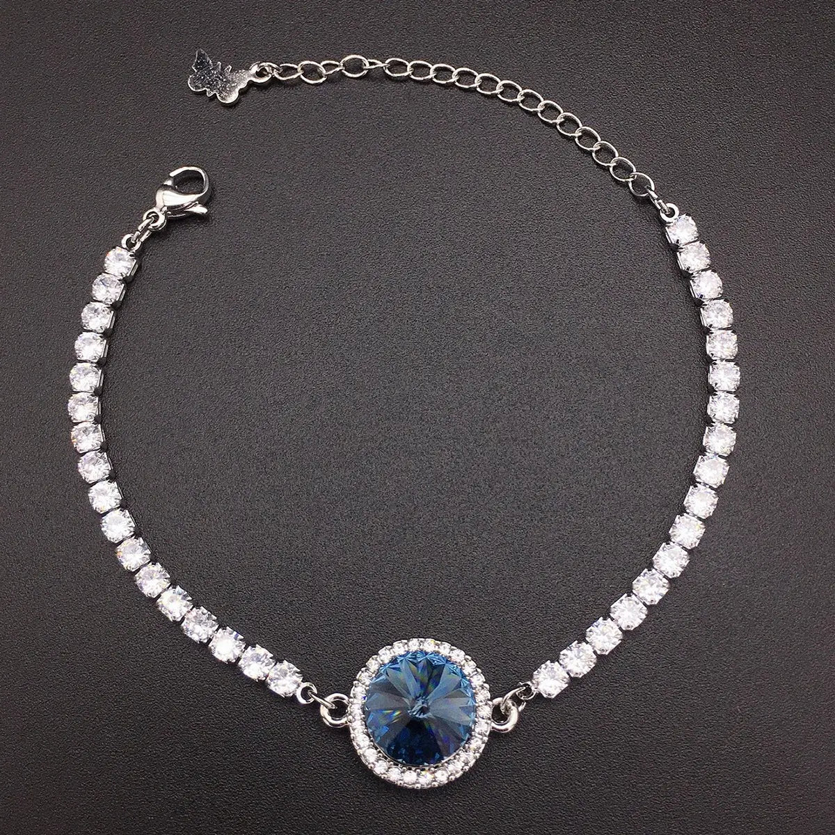 Bracelet haut de gamme rond incrusté de cristaux et de diamants