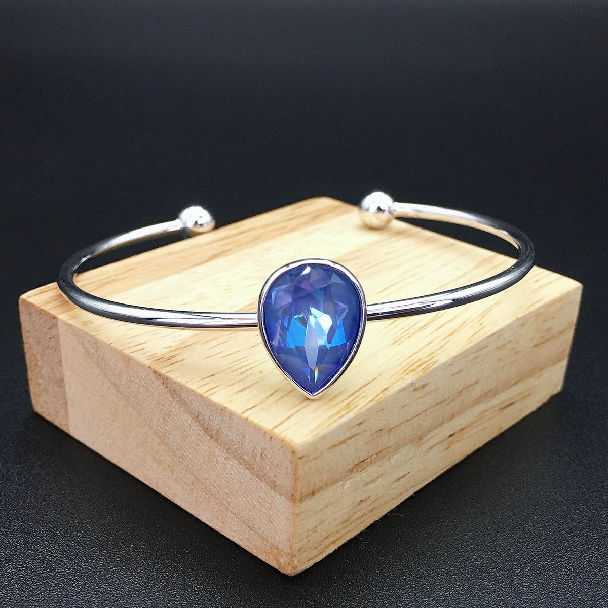 High end waterdrop shaped Austrian crystal open bracelet