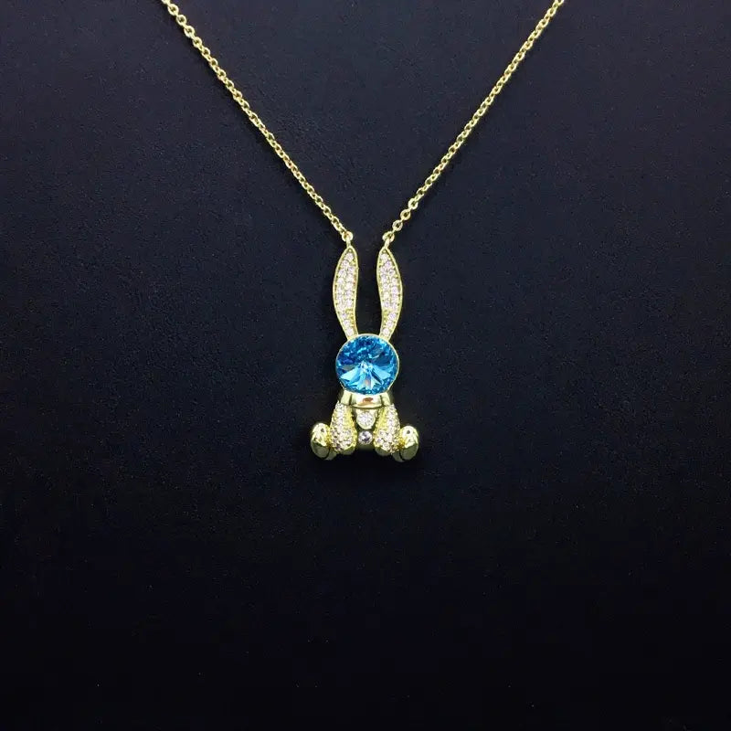 Collier mignon lapin en cristal bleu avec strass étincelants pour un chic au quotidien