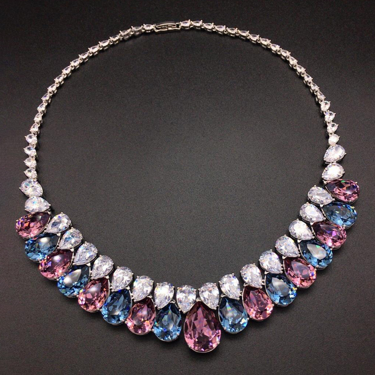Collier de déclaration de luxe en cristal goutte multicolore – Bijoux de soirée élégants
