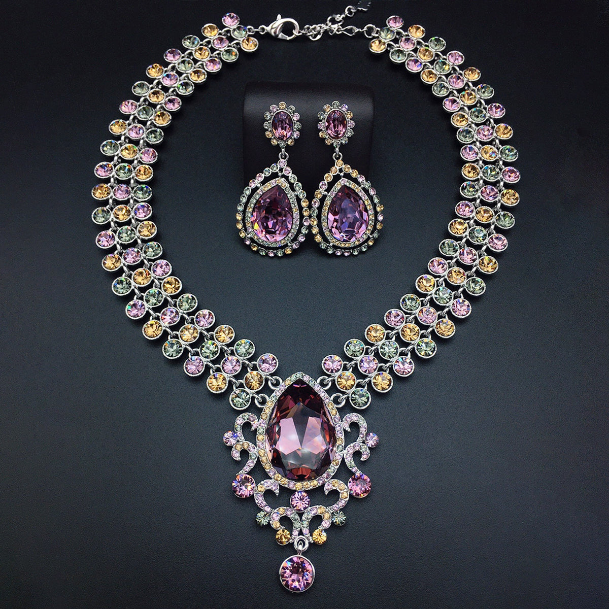 Luxury Vintage Emerald Crystal Statement Jewelry Set – Ornate Necklace & Earrings