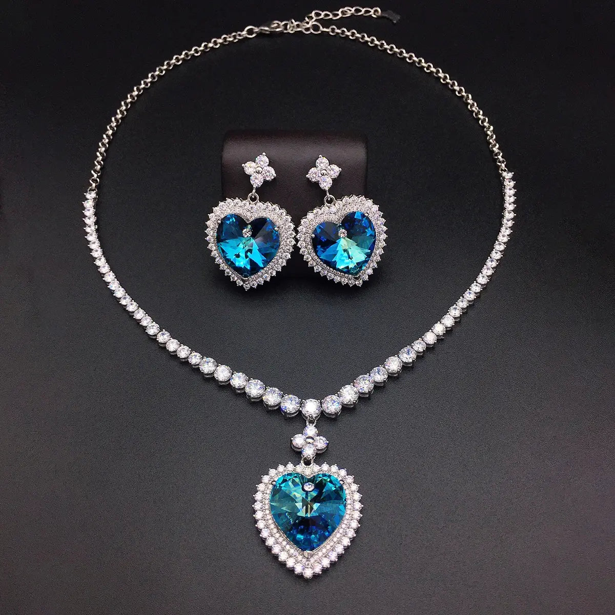 Parure Collier Pendentif Cœur en Cristal Aurore Luxe