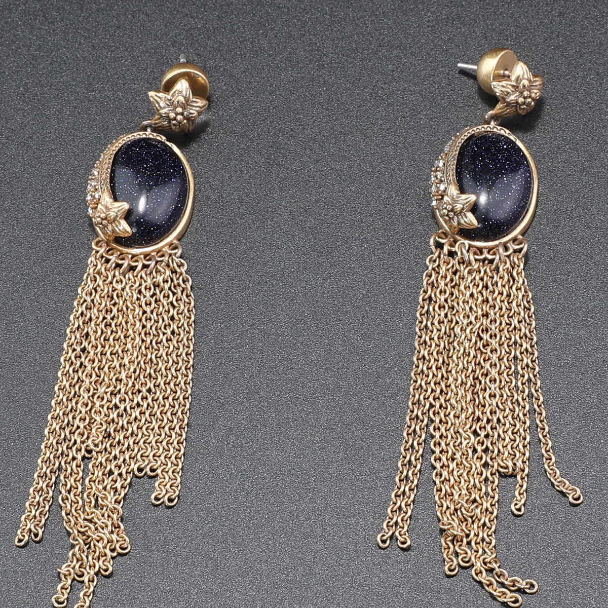 Fashionable Pigeon Egg Gemstone Tassel Necklace