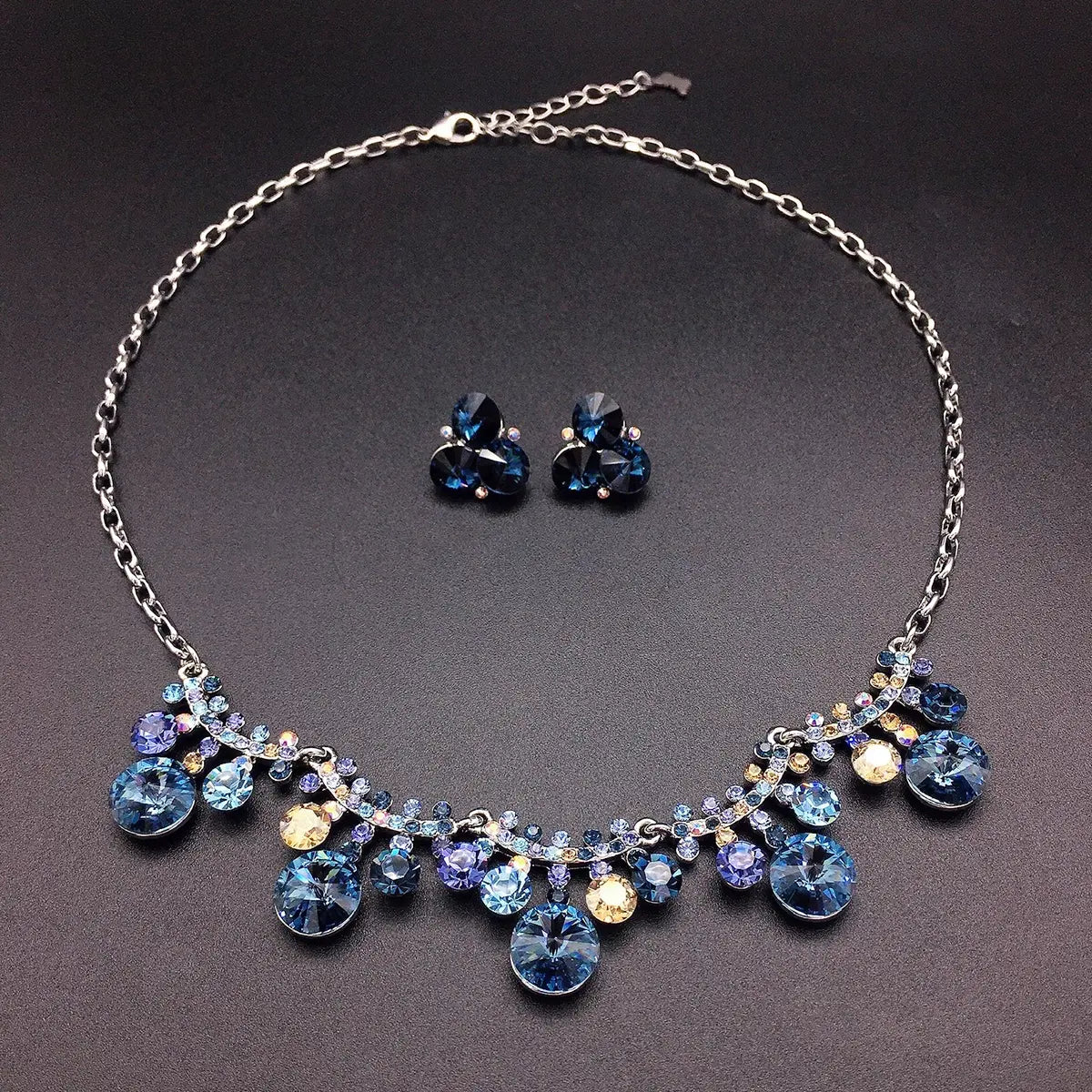 Collier de luxe en cristal bleu aigue-marine en forme de goutte – Bijoux de soirée élégants
