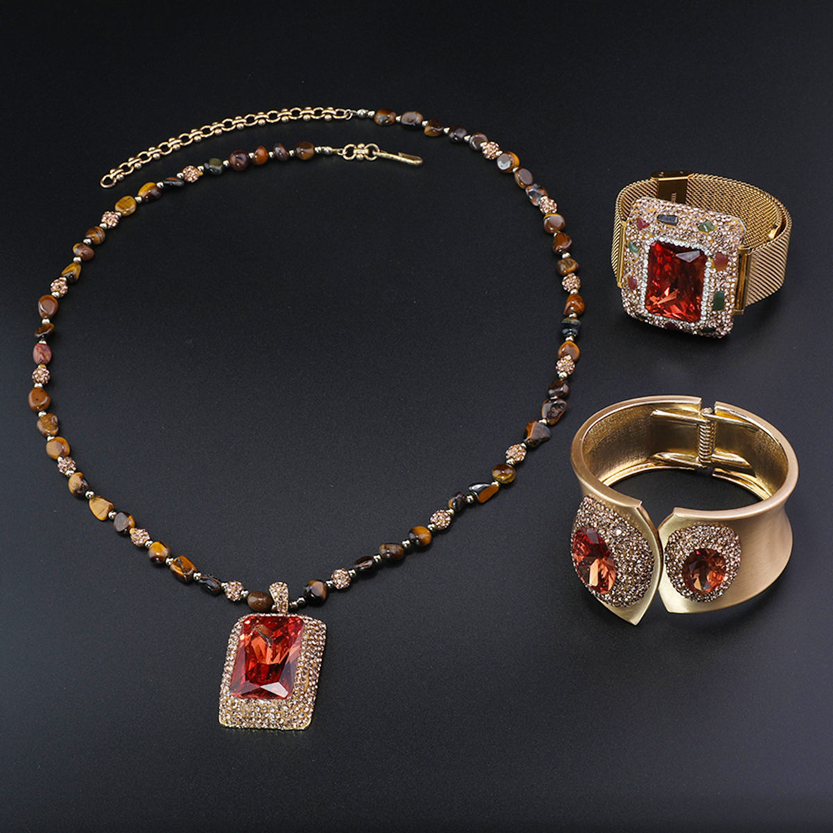 Fashionable large ruby agate necklace