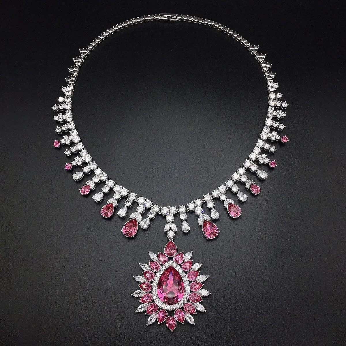 Parure de bijoux de luxe en cristal saphir royal bleu – Collier plastron et boucles d'oreilles