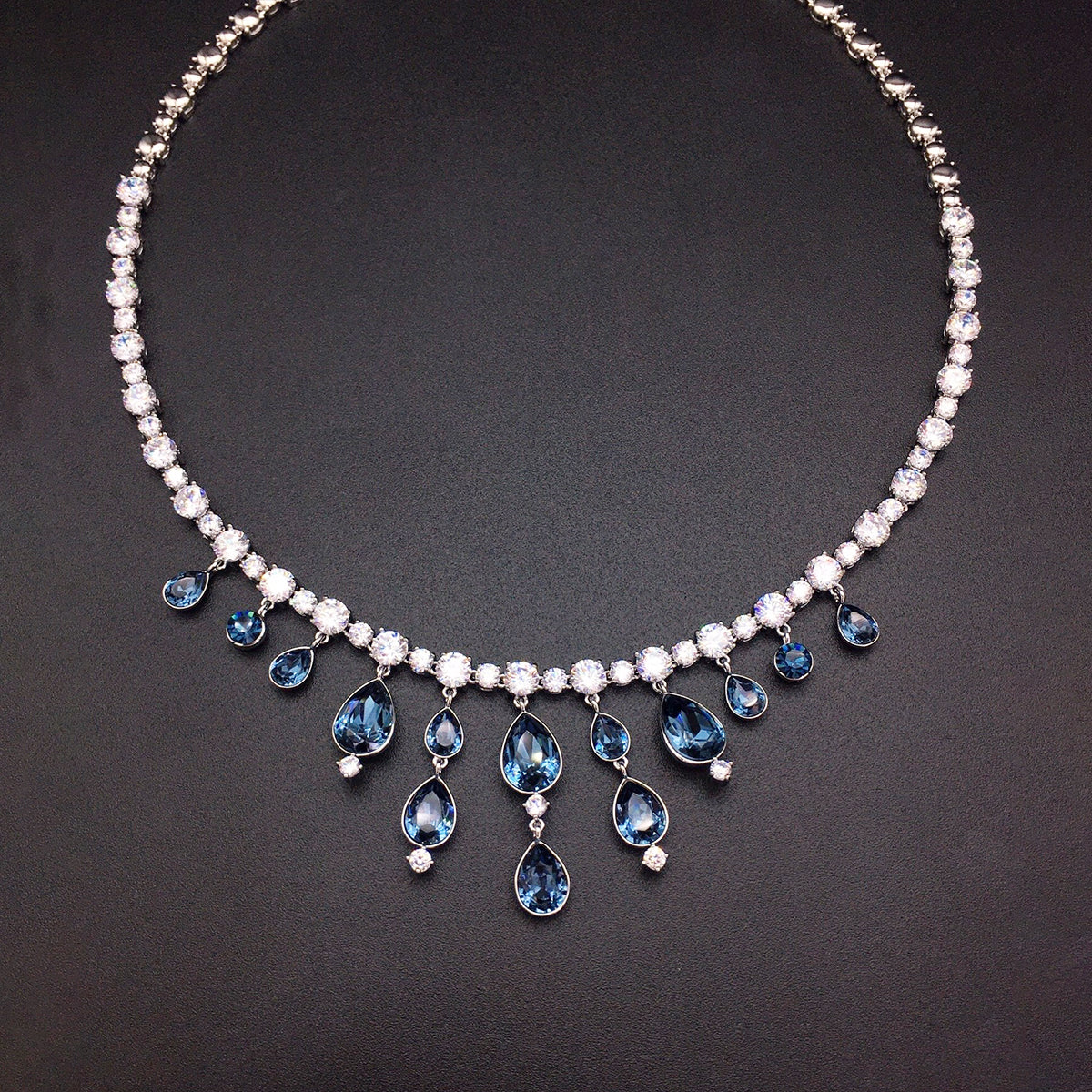 Luxury Sapphire Blue Teardrop Crystal Necklace – Elegant Evening Jewelry