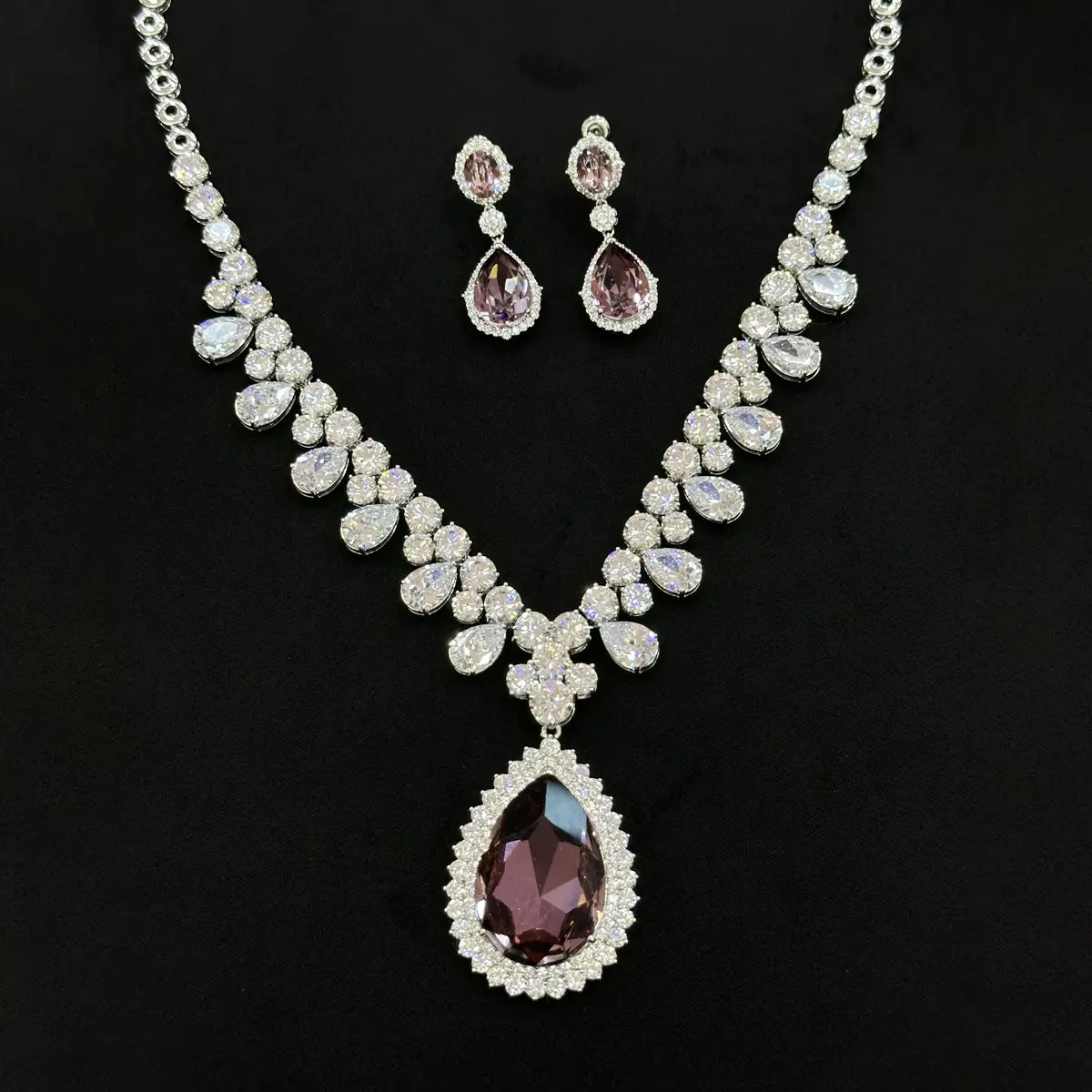 Ensemble de bijoux collier et boucles d'oreilles de luxe en cristal violet en forme de goutte