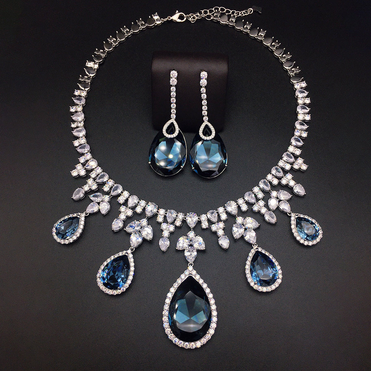 Parure de Bijoux de Gala Goutte de Cristal Saphir Bleu Luxe