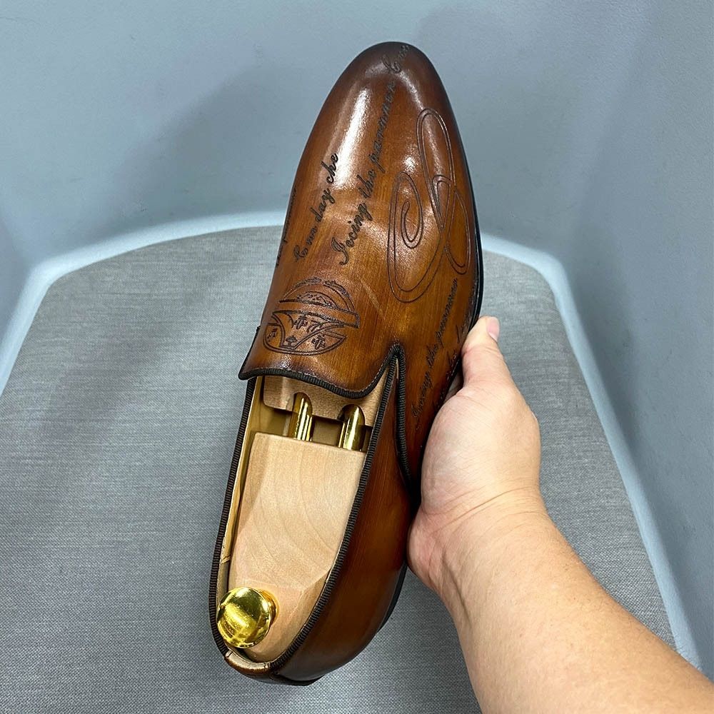 Fashion business leather carving loafers
