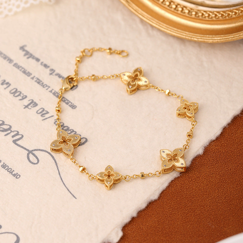 Rhombus four-leaf clover hollow bracelet