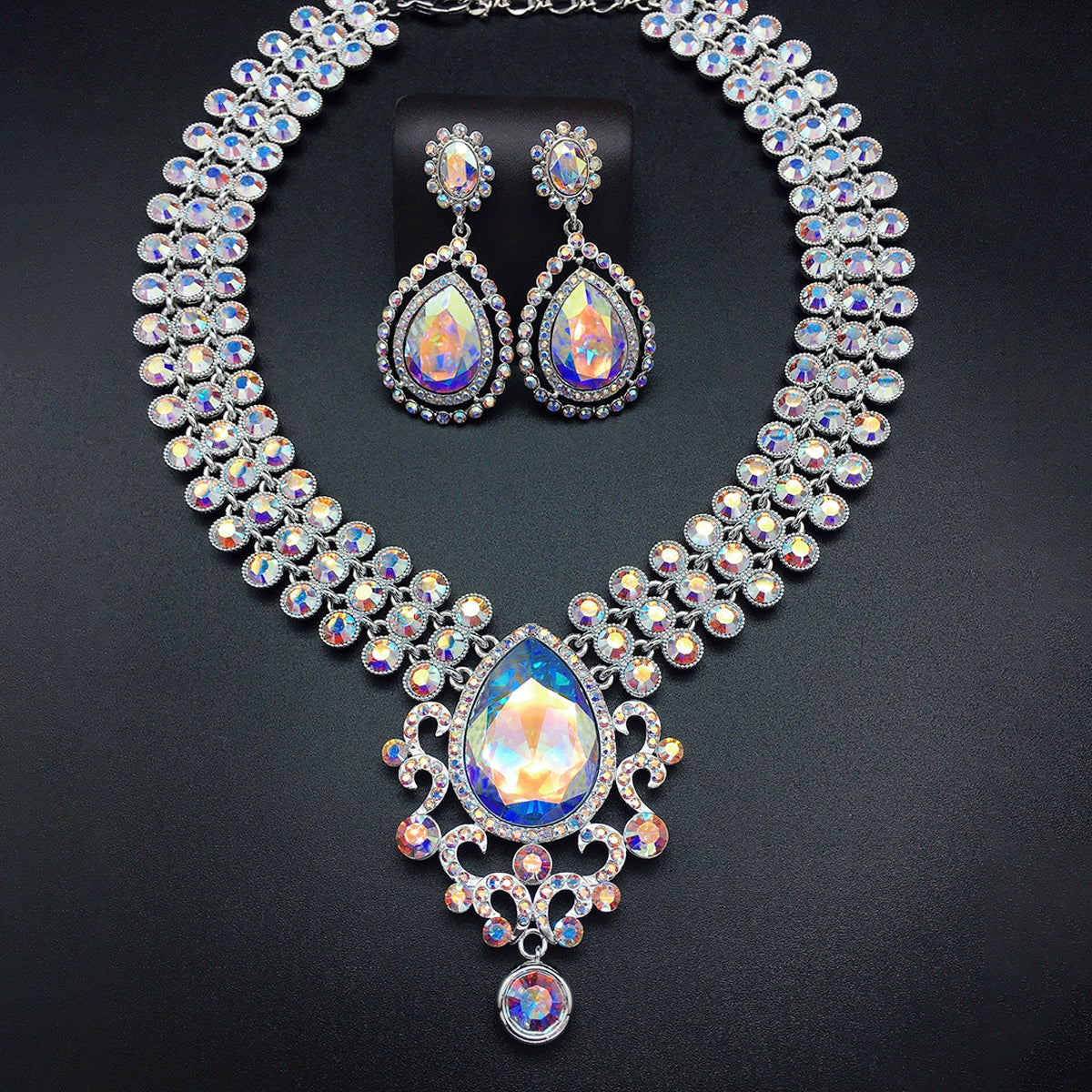 Luxury Vintage Emerald Crystal Statement Jewelry Set – Ornate Necklace & Earrings