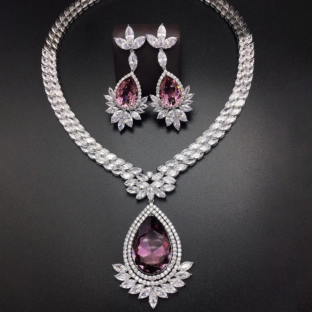 Parure Collier et Boucles d'Oreilles Cristal Vert Émeraude Royal