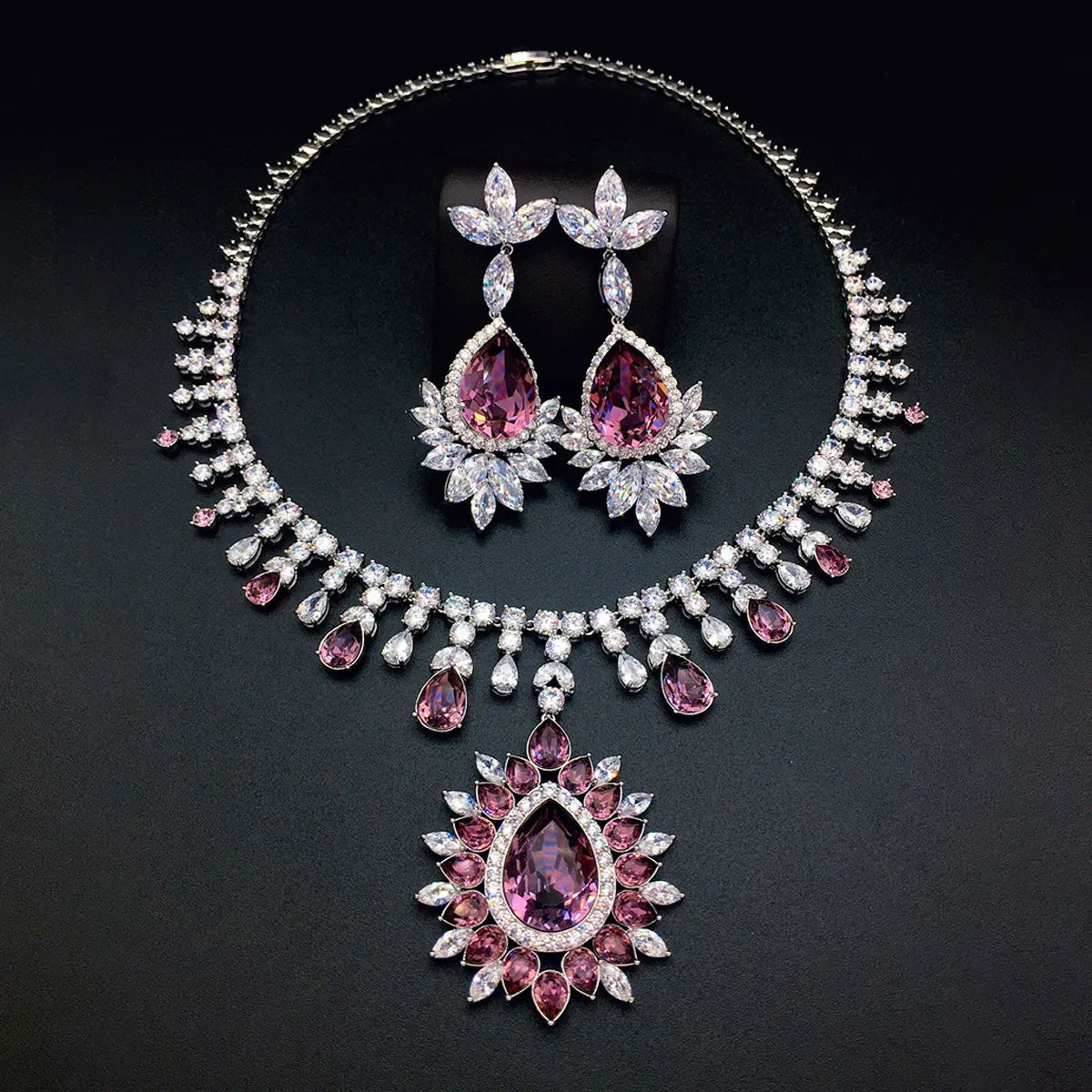 Parure de bijoux de luxe en cristal saphir royal bleu – Collier plastron et boucles d'oreilles