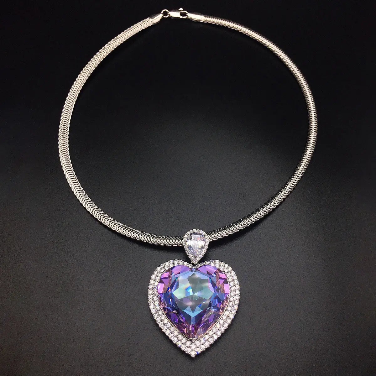 Collier avec Pendentif Cœur en Cristal Aurore Luxe – Bijou Élégant et Tendance