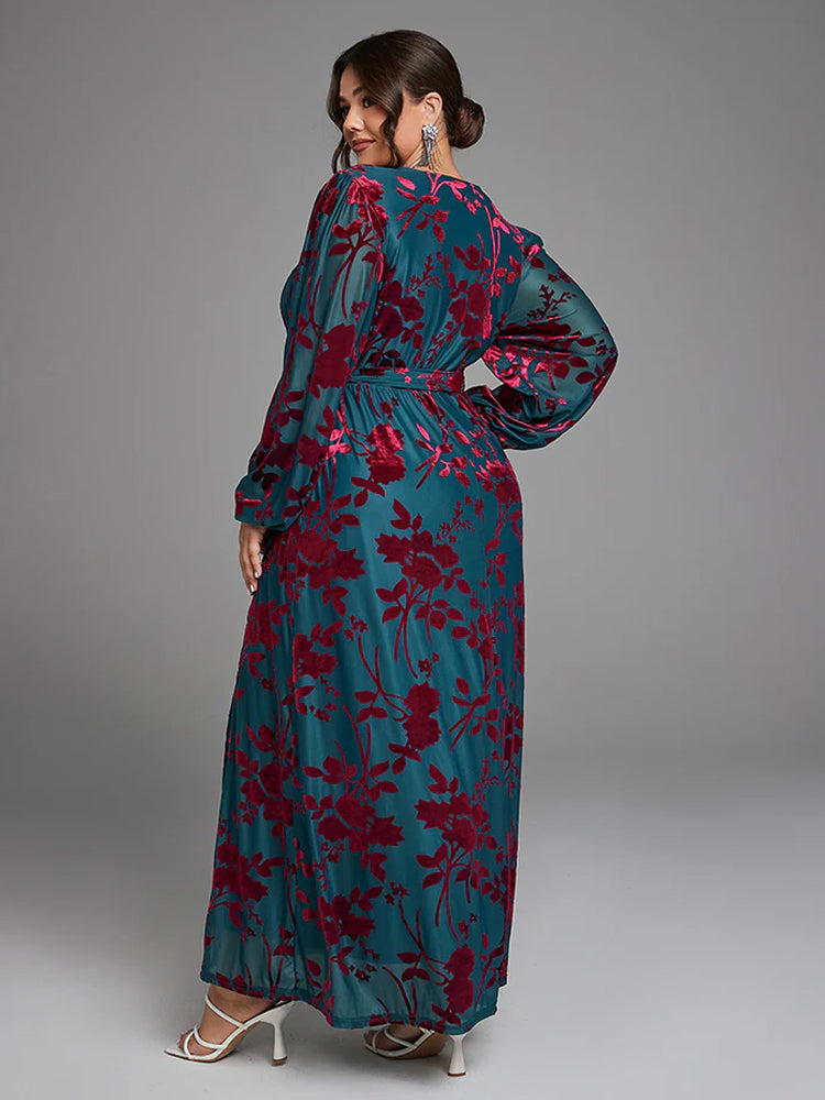 Robe pelucheuse brodée cintrée et tendance