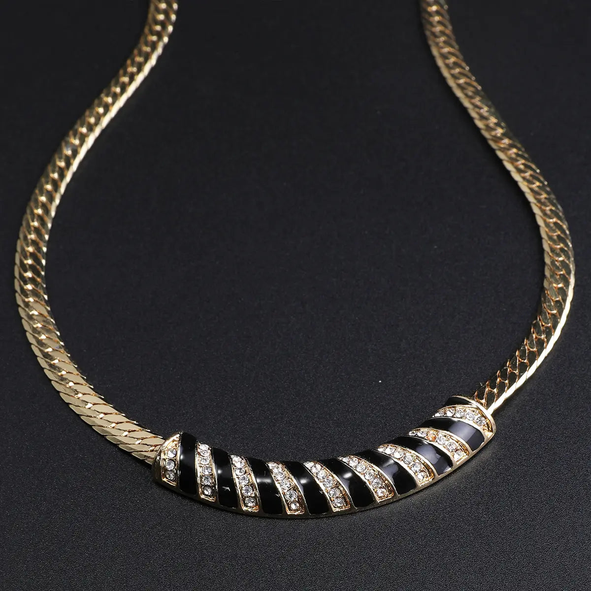 Série de colliers sertis de diamants à motif zèbre fashion