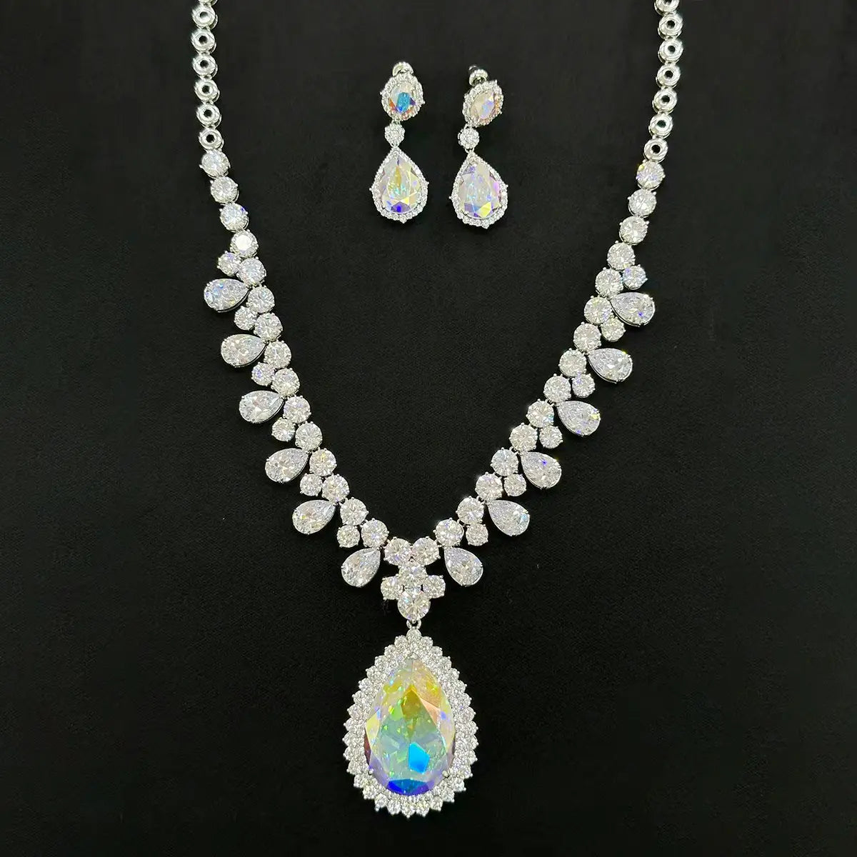 Ensemble de bijoux collier et boucles d'oreilles de luxe en cristal violet en forme de goutte