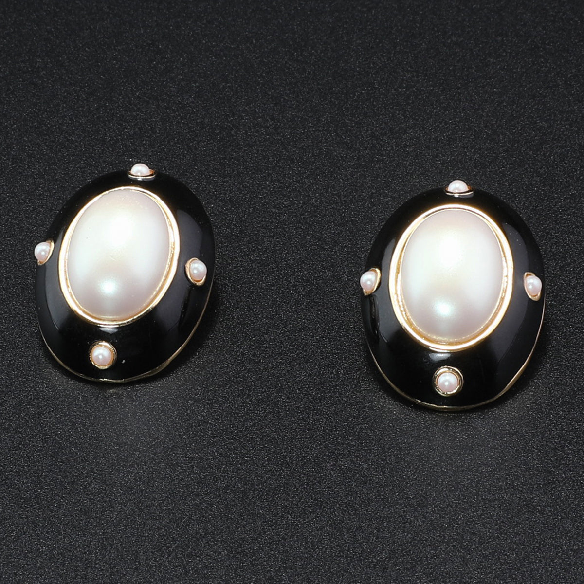 Black Shell Gemstone Necklace