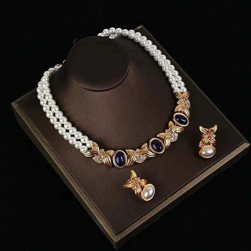 Collier de lapis-lazuli émaillé « Medieval Heavy Industry »