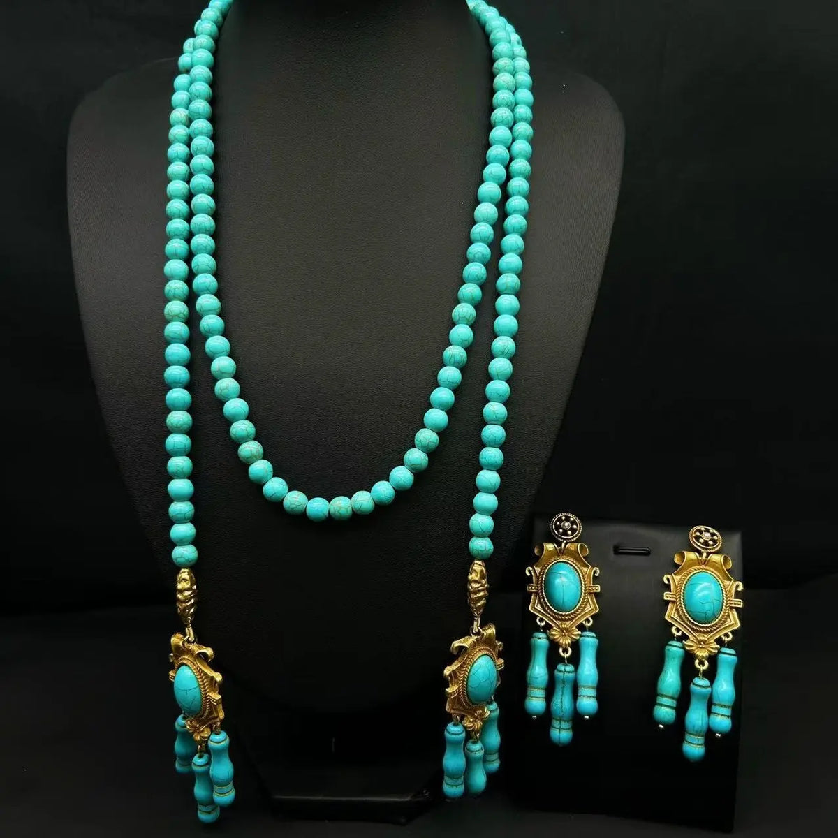 Parure collier et boucles d'oreilles vintage avec perles turquoise et pompon