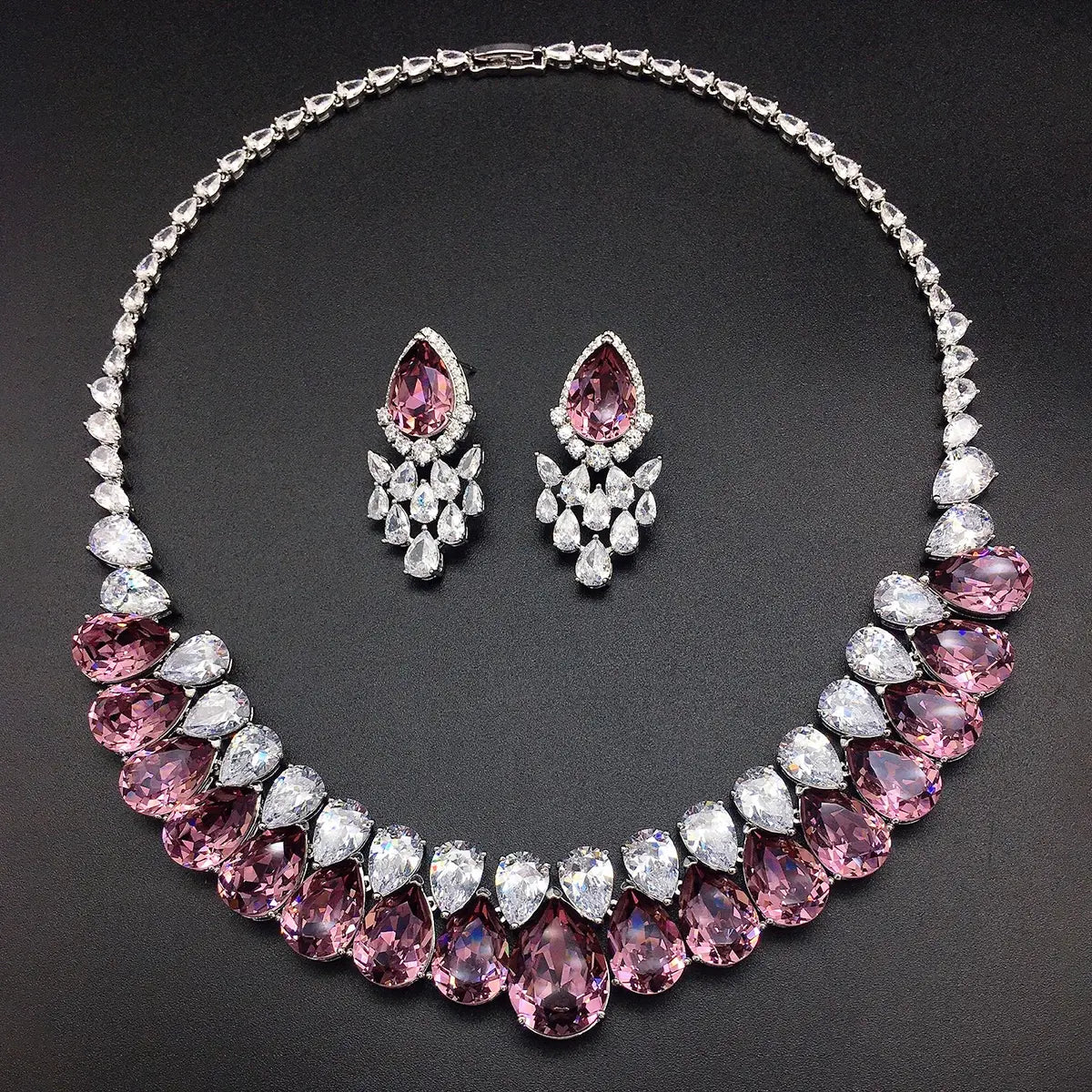 Parure de bijoux en cristal goutte d'eau saphir de luxe – Collier plastron et boucles d'oreilles
