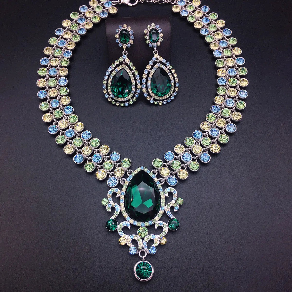Parure de bijoux fantaisie de luxe vintage, cristal émeraude – Collier et boucles d'oreilles ornementés