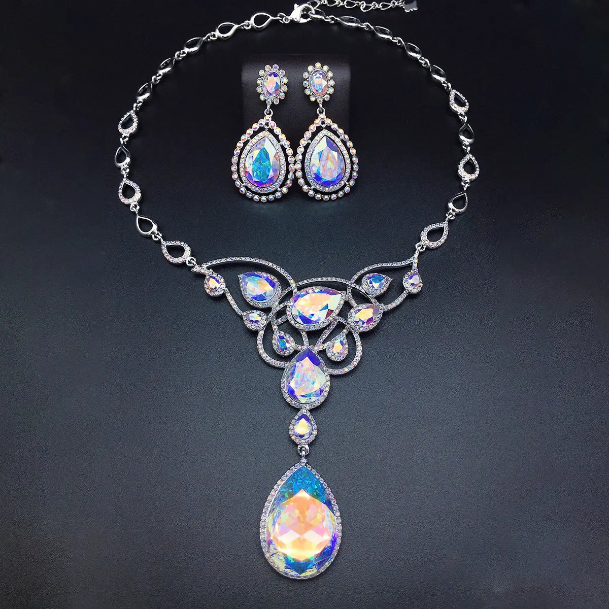 Parure Collier et Boucles d'Oreilles Élégante en Filigrane et Cristal de Saphir