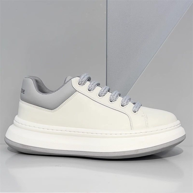 Spring lightweight casual board shoes Running shoes and sports shoes for men