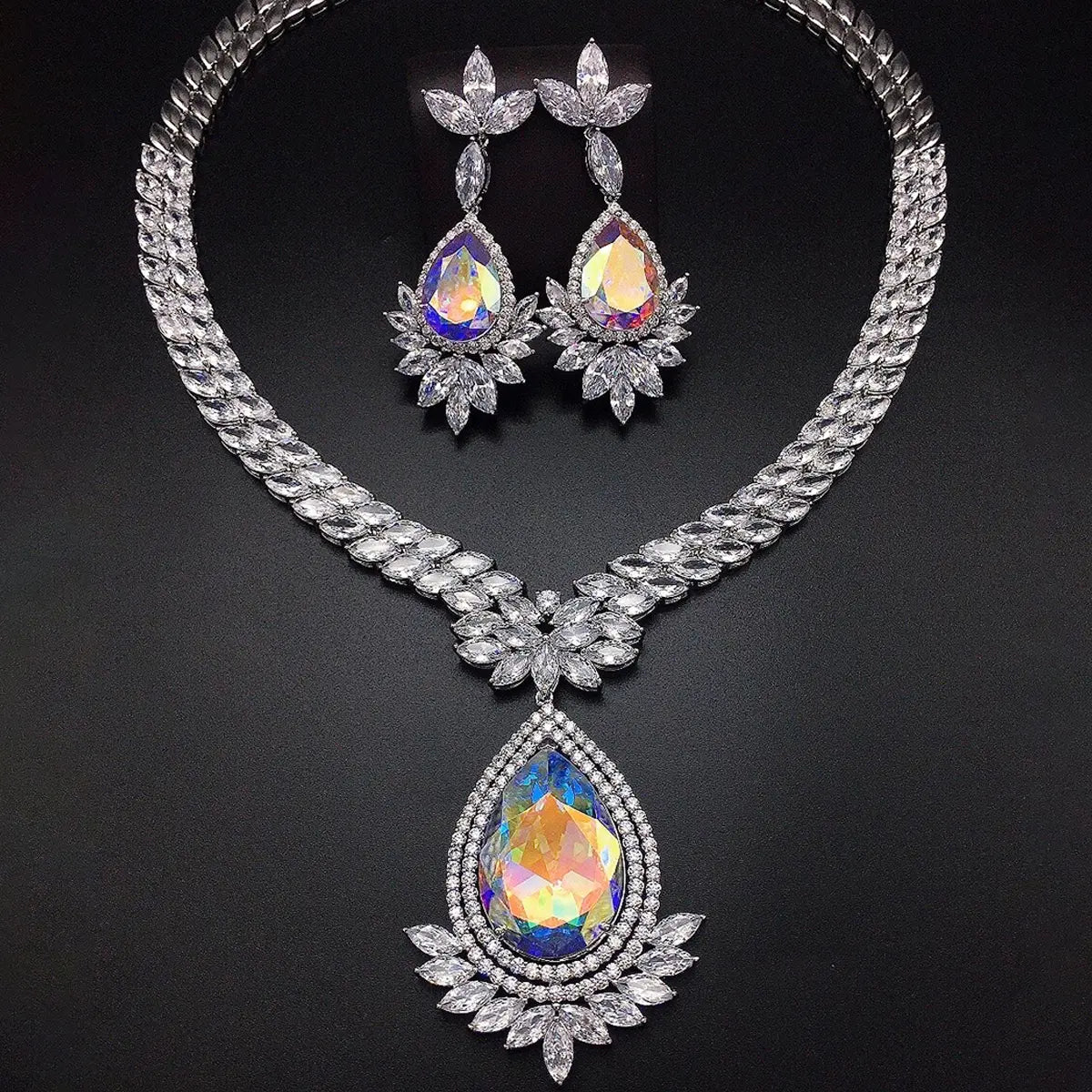 Parure Collier et Boucles d'Oreilles Cristal Vert Émeraude Royal