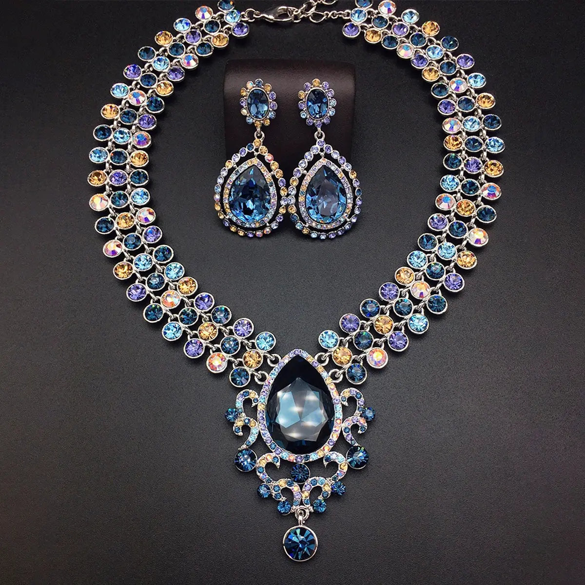 Parure de bijoux fantaisie de luxe vintage, cristal émeraude – Collier et boucles d'oreilles ornementés