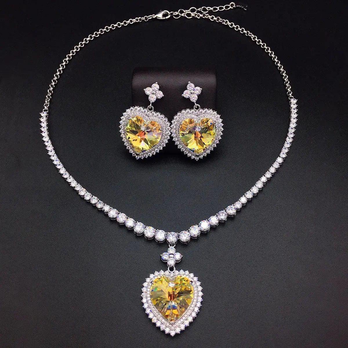 Parure Collier Pendentif Cœur en Cristal Aurore Luxe
