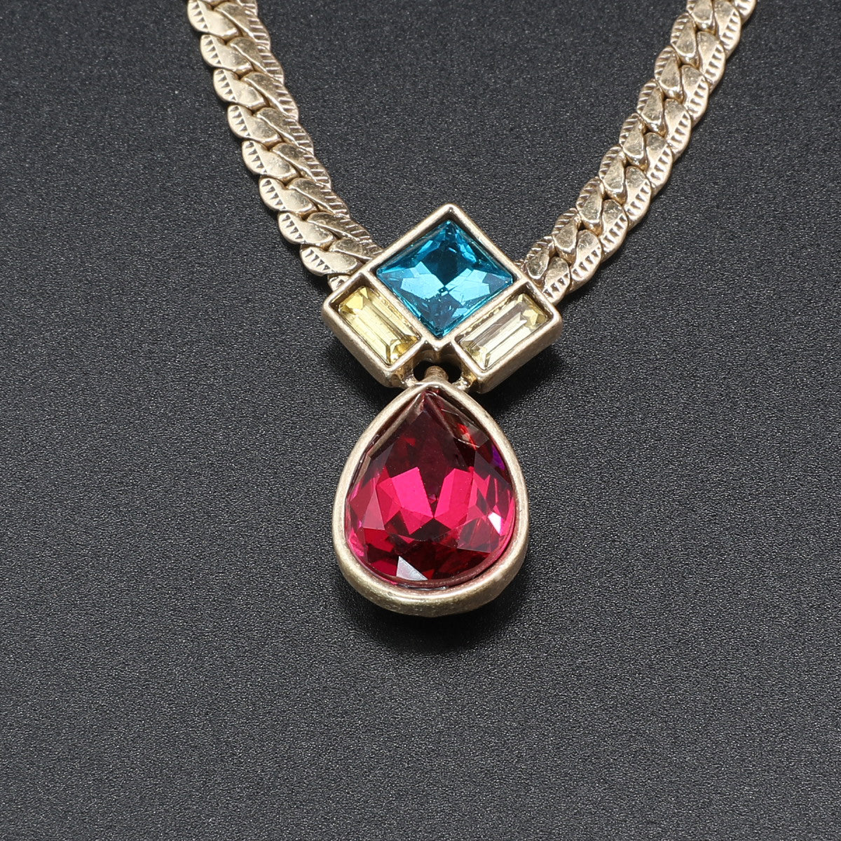 Fashion colored gemstone snake bone necklace