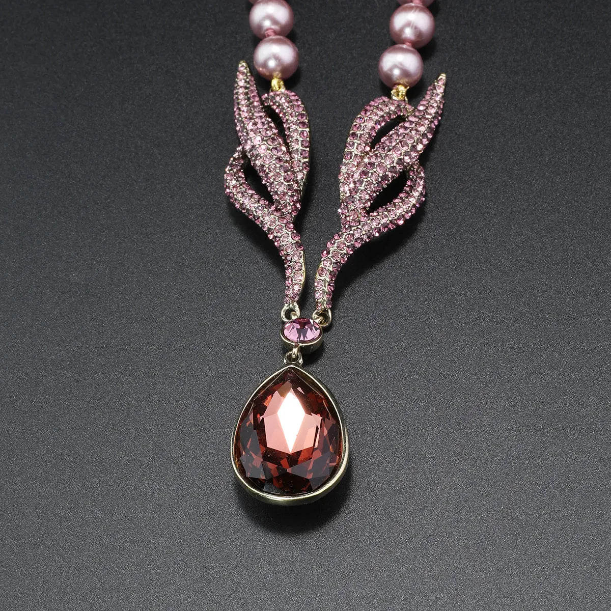Collier fait main queue de phénix orné de perles et de diamants - Luxe vintage - Collier et parure de bijoux