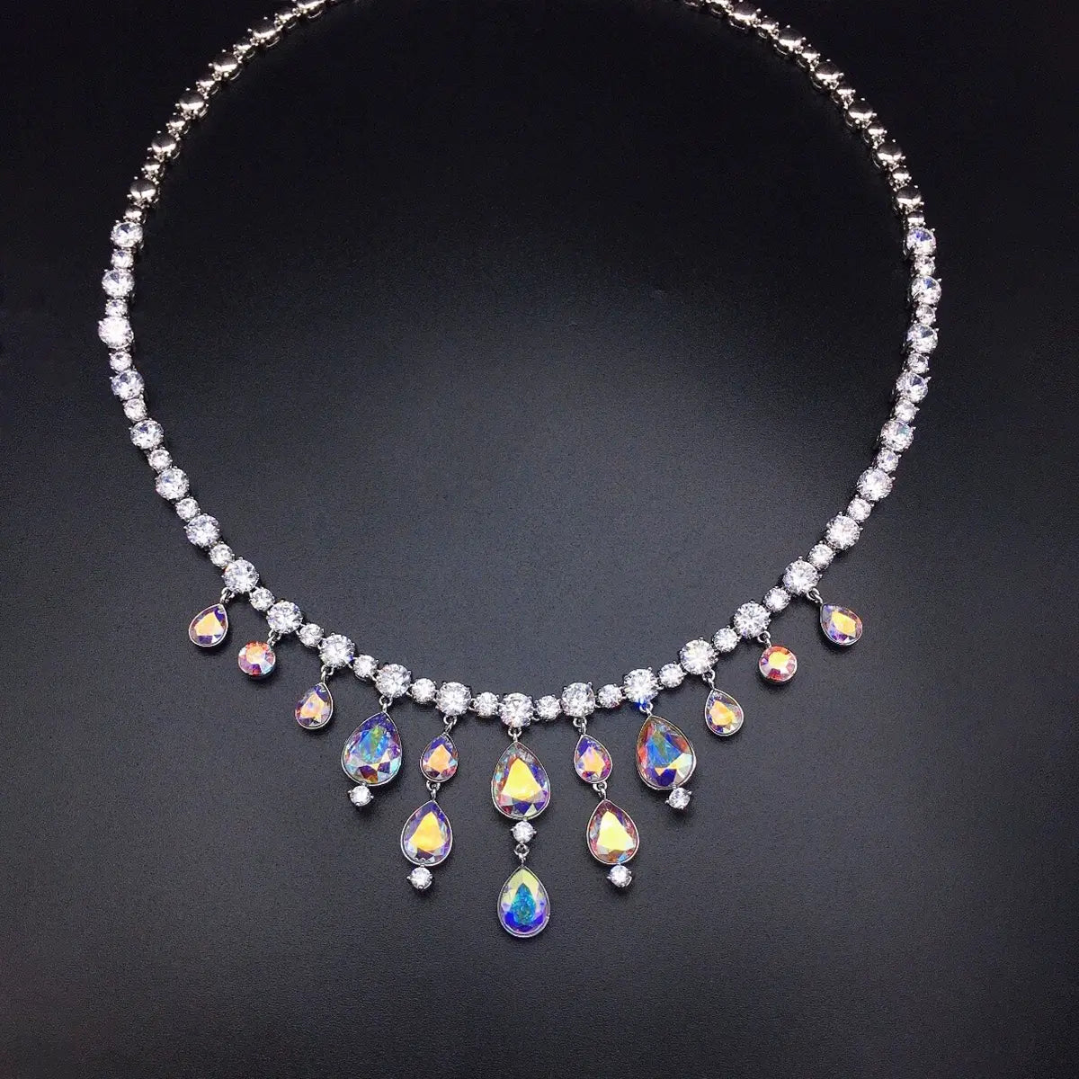 Collier de luxe en cristal en forme de goutte saphir bleu – Bijou de soirée élégant