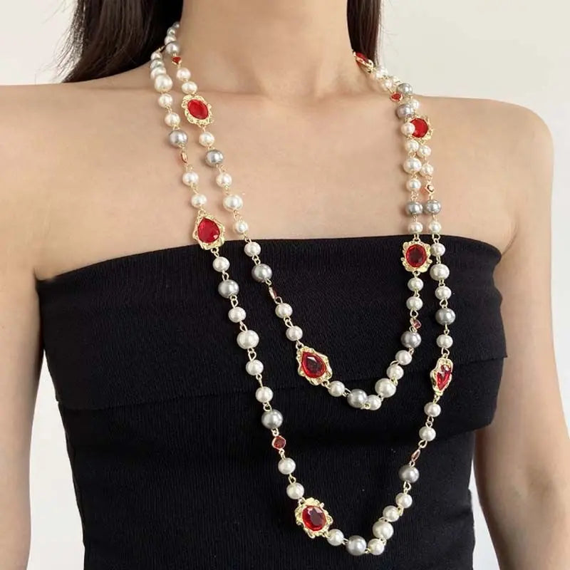 Collier de perles émaillées vert vintage