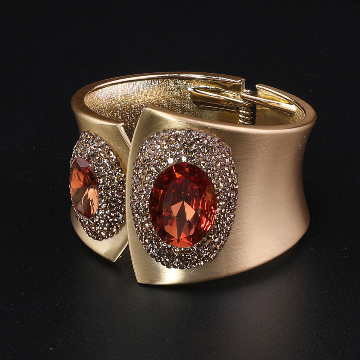 Fashionable large ruby agate necklace